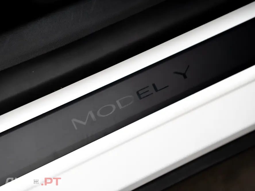 Tesla Model Y Long Range Dual Motor AWD