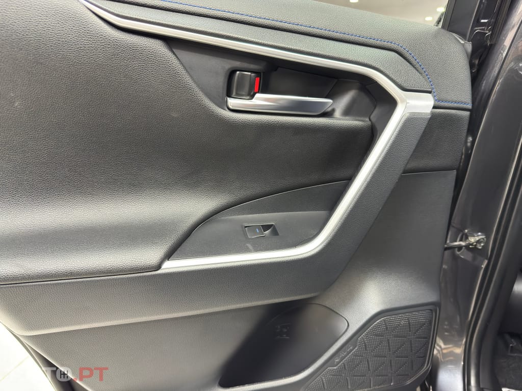 Toyota RAV4 HDF Square Collection