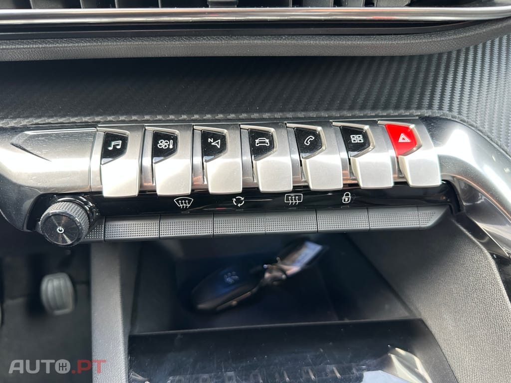 Peugeot 3008 1.2 PureTech 130 Stop & Start Allure Business-Pack