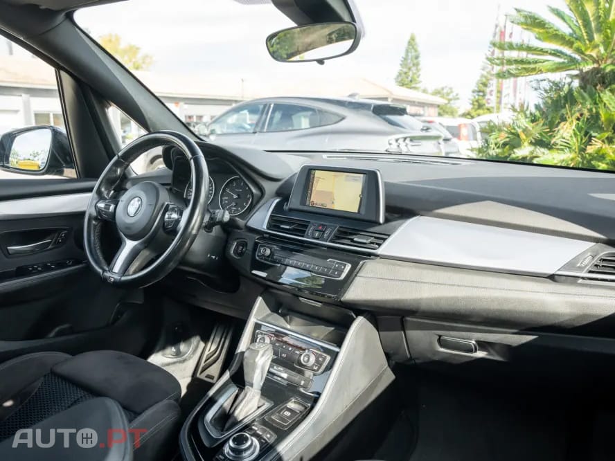 BMW 218 d Pack M Auto — fotografia 15