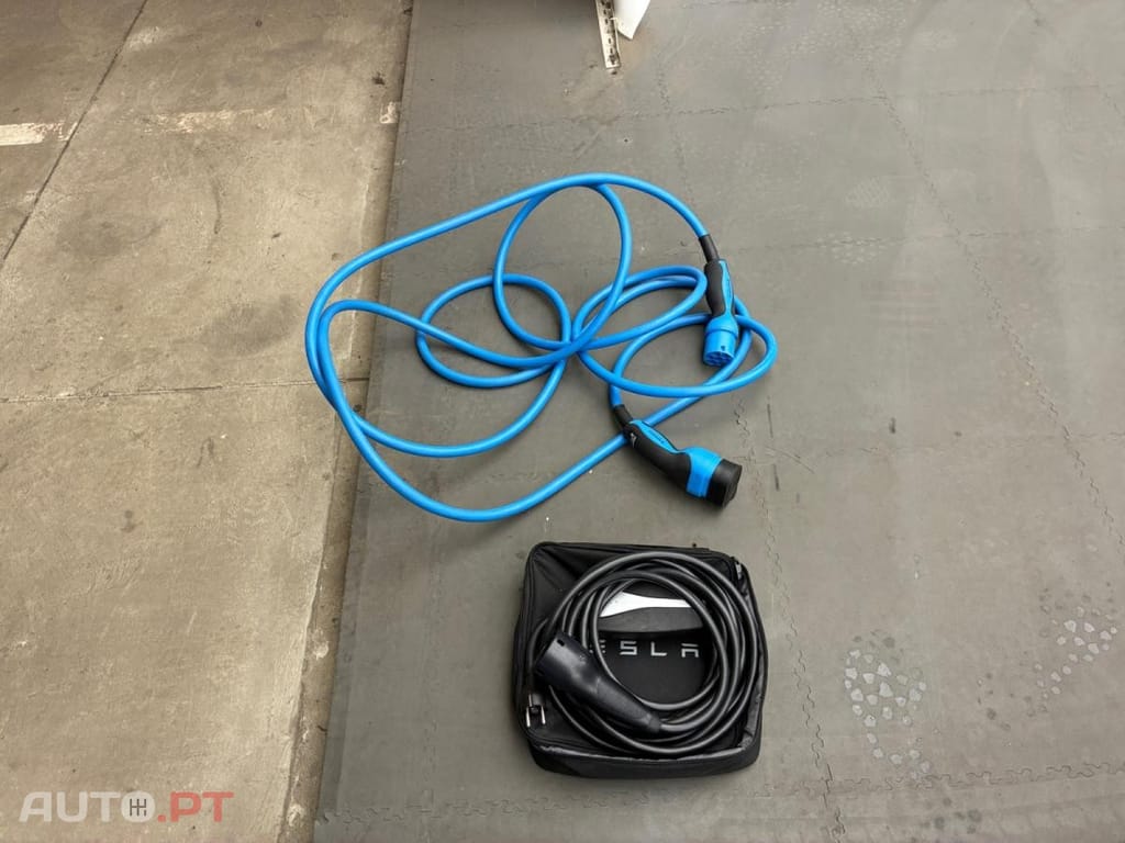 Tesla Model 3 Long Range AWD Dual Motor Performance