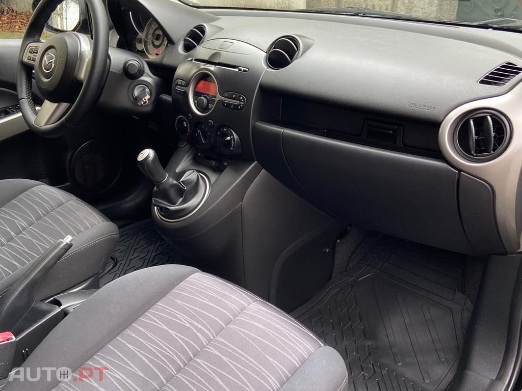 Mazda 2 1.3 MZR Comfort 5 Portas