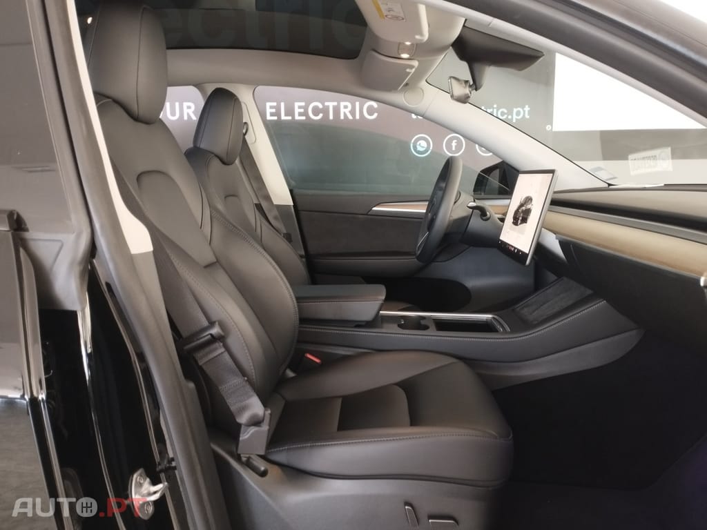 Tesla Model Y RWD