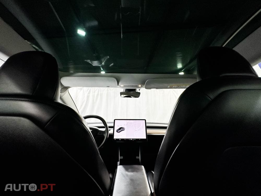 Tesla Model 3 Long-Range Dual Motor AWD — fotografia 22