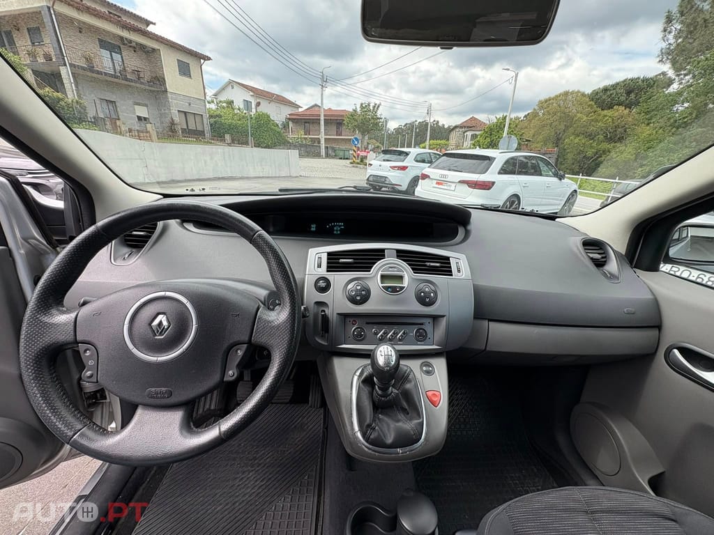 Renault Grand Scénic 𝗜𝗜 𝟭.𝟱 𝗱𝗖𝗶