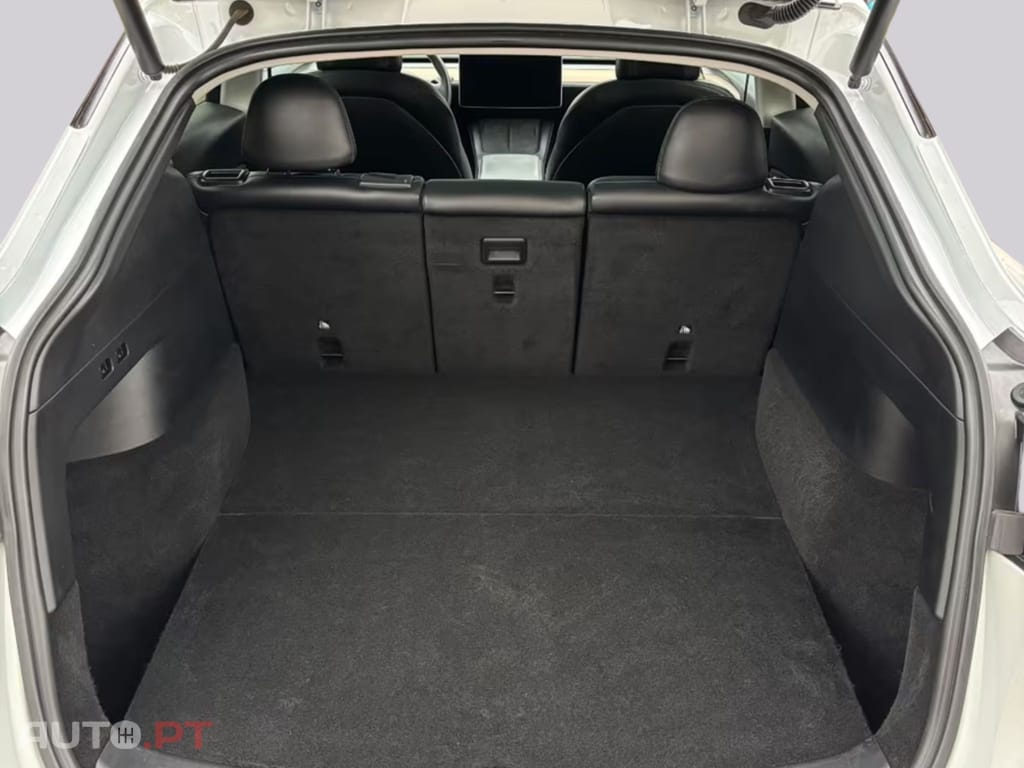 Tesla Model Y Long Range Dual AWD I.V.A DEDUTIVEL 