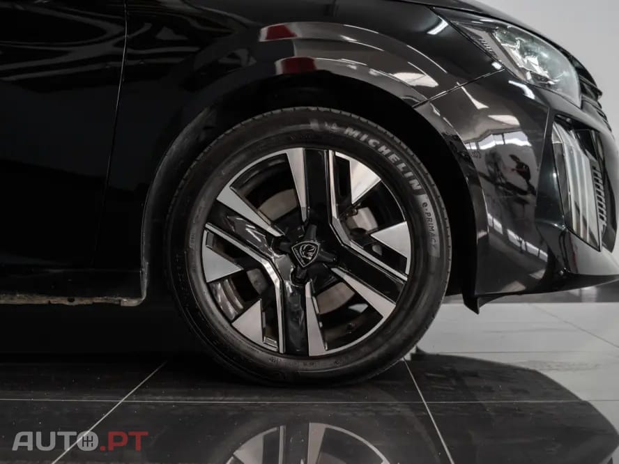 Peugeot 208 1.2 Hybrid Allure e-DCS6