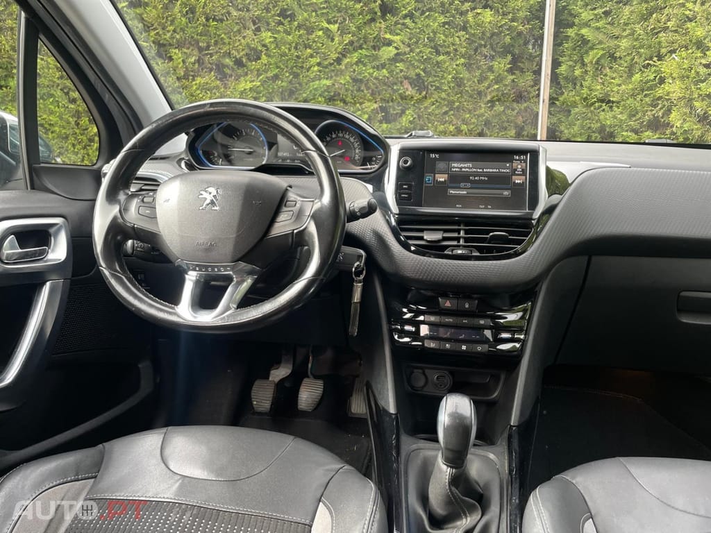 Peugeot 2008 1.2 PureTech Allure
