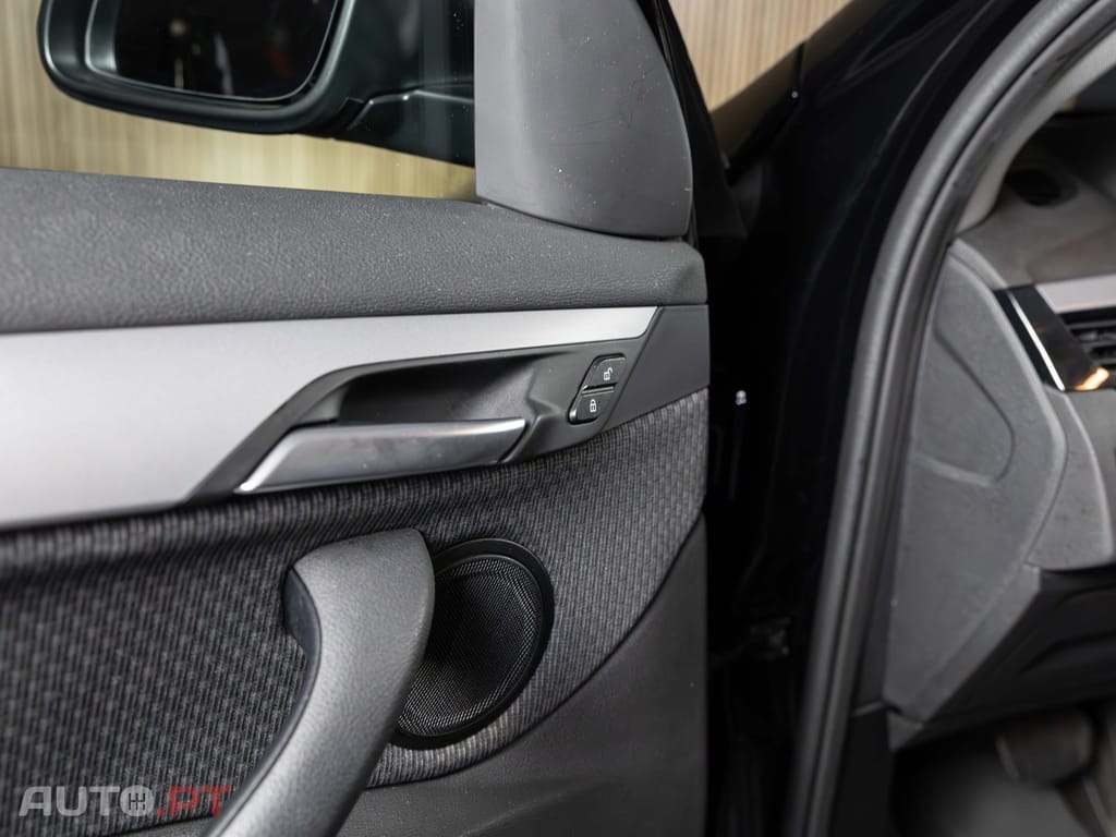 BMW X1 25 e xDrive Corporate Edition