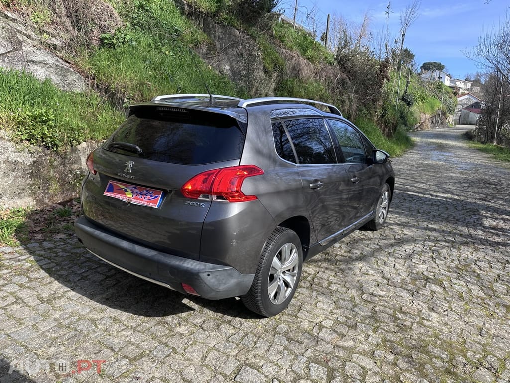 Peugeot 2008 PureTech 100 Allure