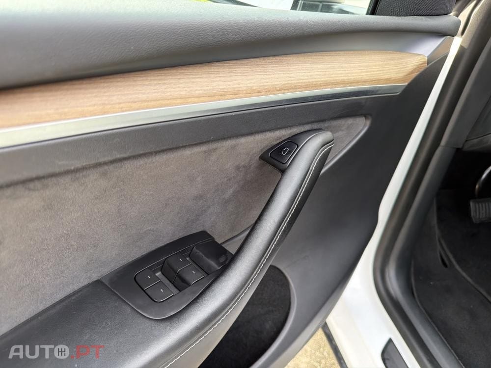 Tesla Model Y Long Range Dual Motor AWD