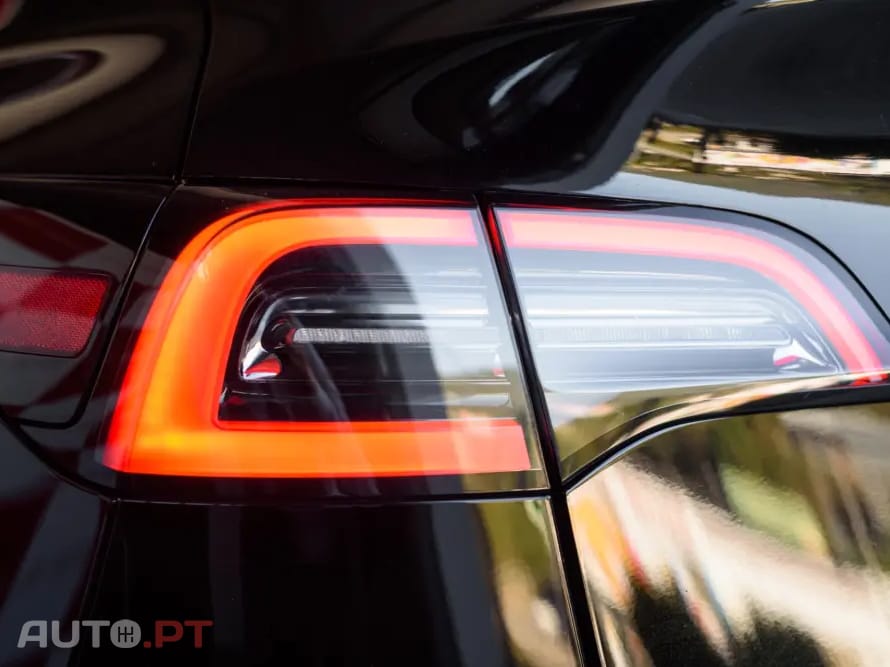 Tesla Model Y Long Range Dual Motor AWD