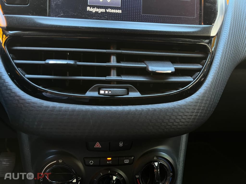 Peugeot 208  1.2 VTi Style