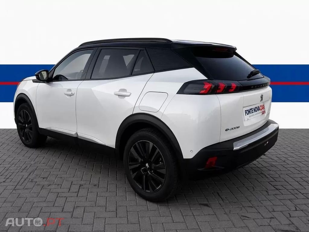 Peugeot e-2008 GT Pack — fotografia 9