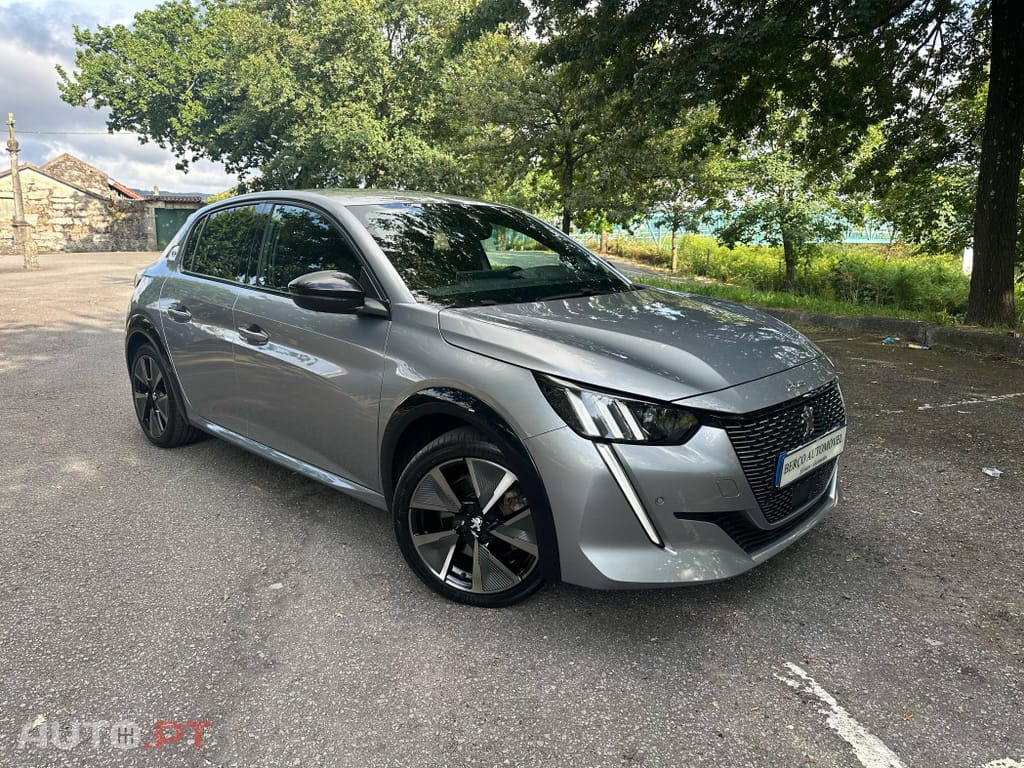 Peugeot E-208 50 kWh GT Pack