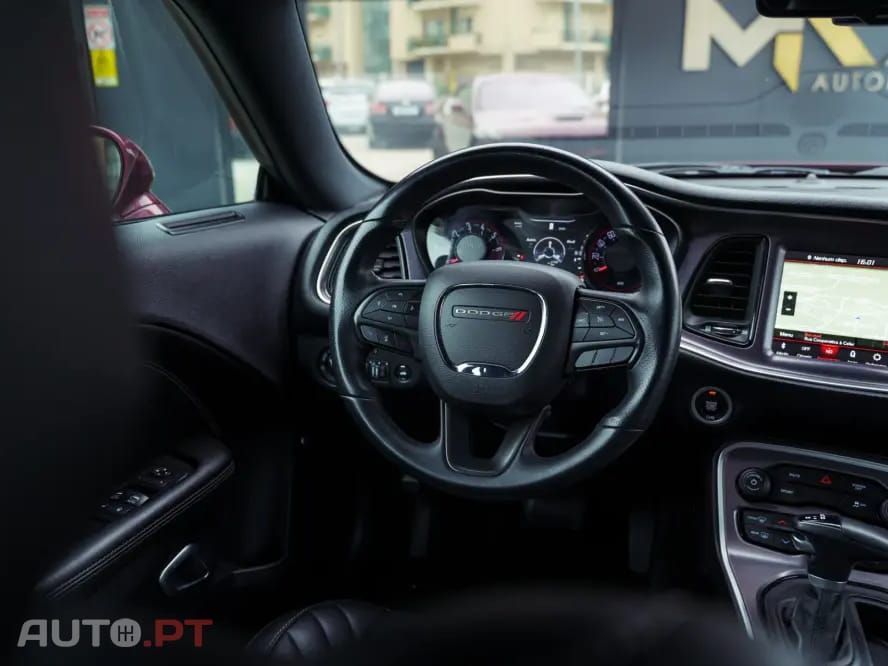 Dodge Challenger Auto SXT Plus