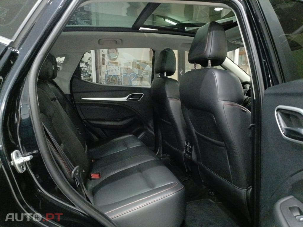 MG ZS EV 72.6 kWh Luxury