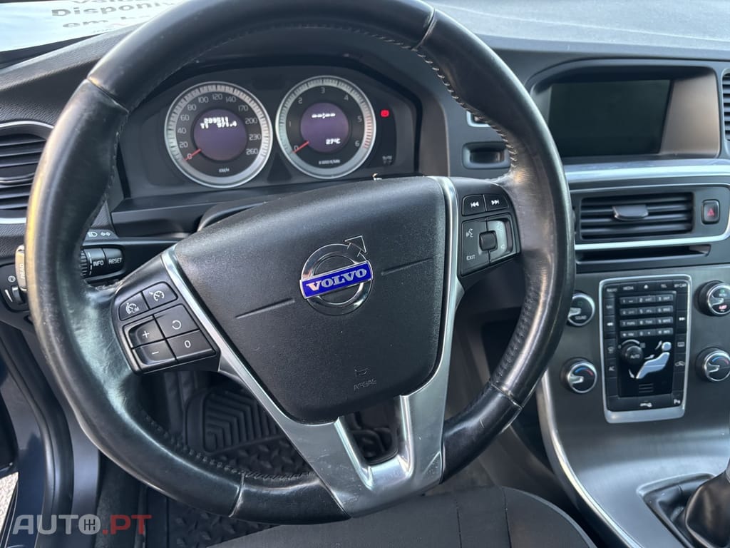 Volvo V60 D2 Momentum