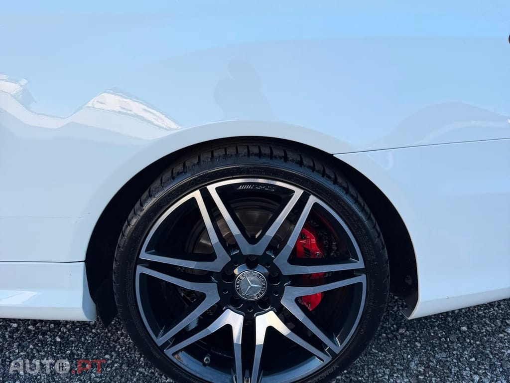 Mercedes-Benz E 220 BlueTEC Auto