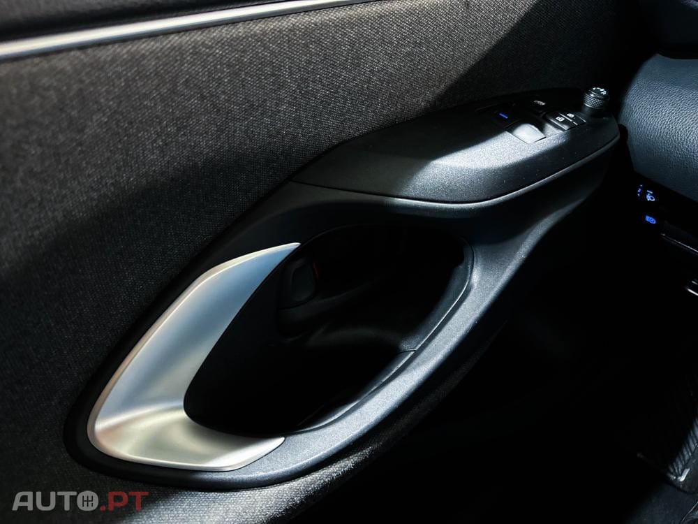 Toyota Yaris Hybrid Dynamic Edition