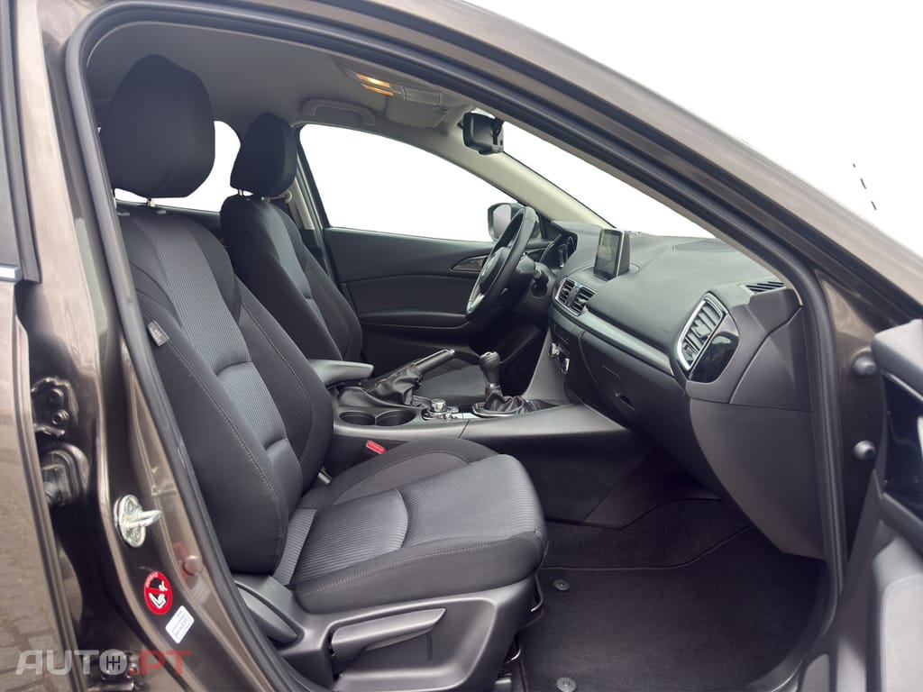 Mazda 3 1.5 Sky-D Excellence Pack HT Navi