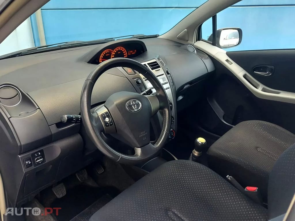 Toyota Yaris 1.0 VVT-i Comfort+AC