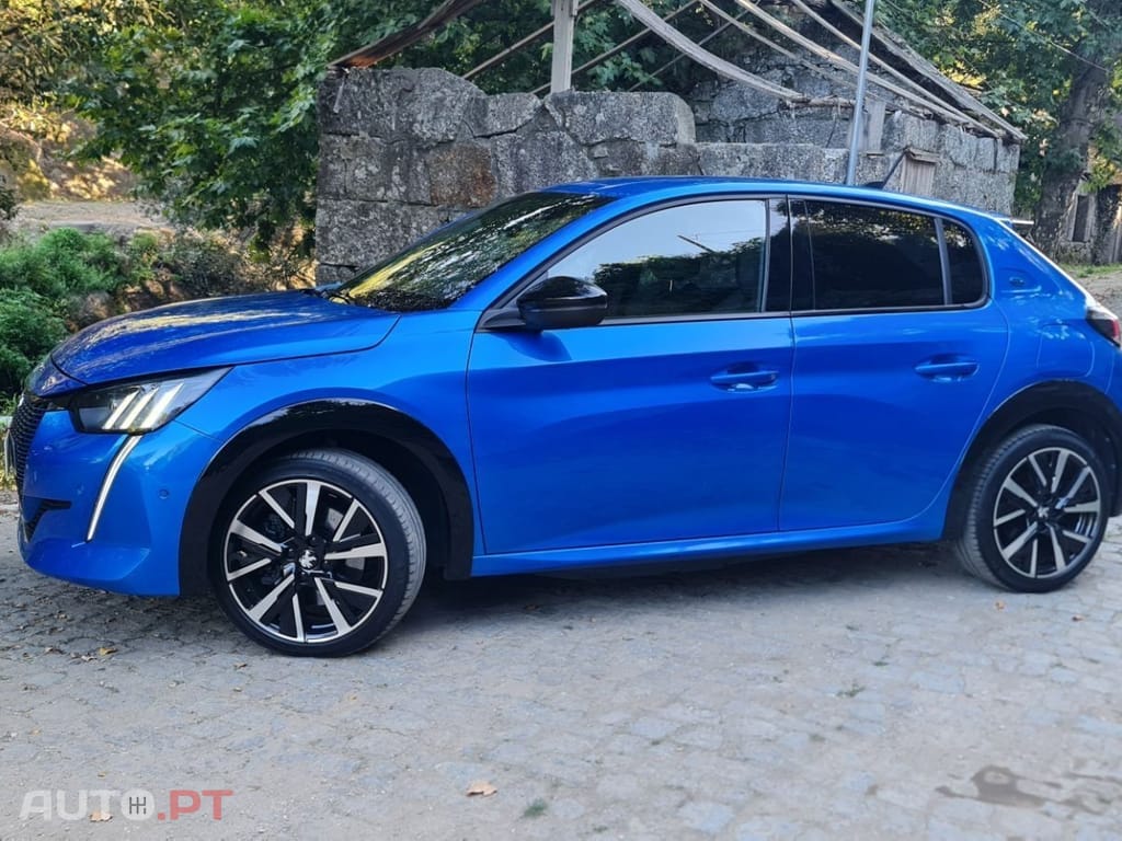 Peugeot E-208 GT
