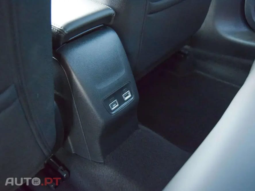 Peugeot 208 1.2 Hybrid Allure e-DCS6