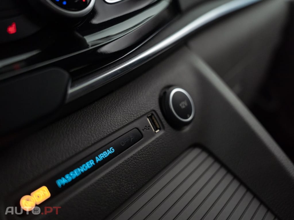 Ford Tourneo 1.0 EcoBoost Titanium PHEV