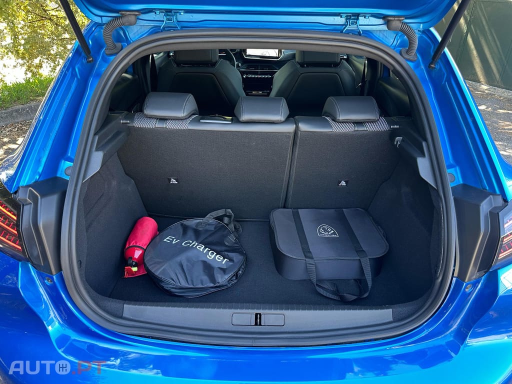 Peugeot E-208 51 kWh GT