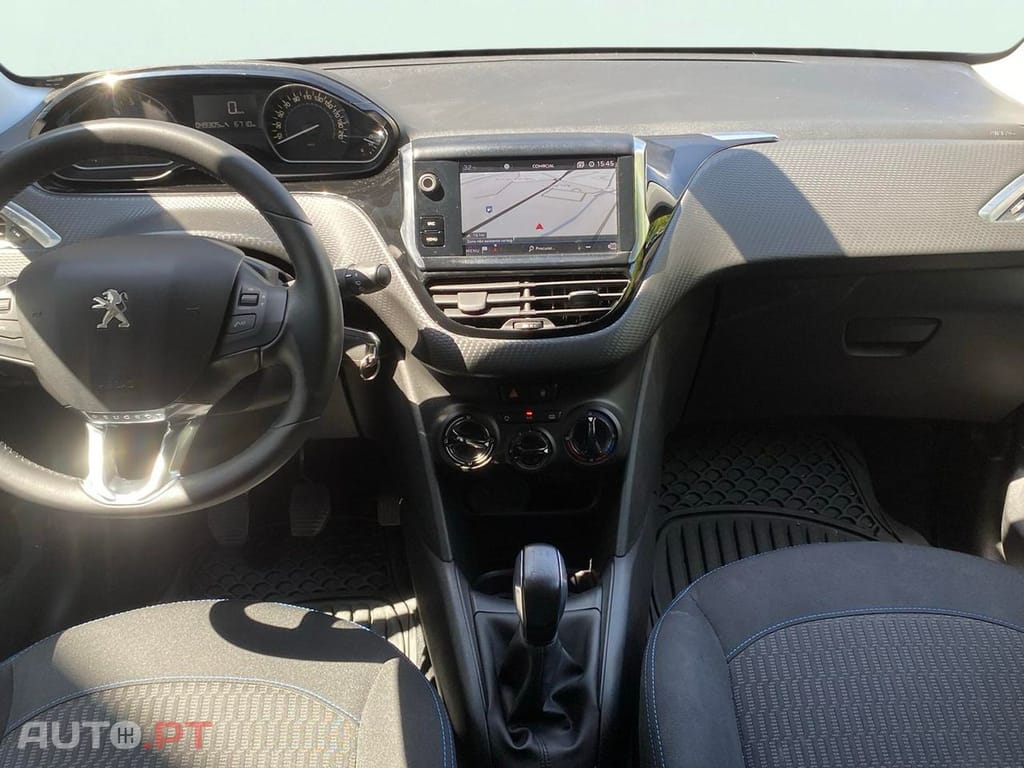 Peugeot 208 1.2 PureTech Signature