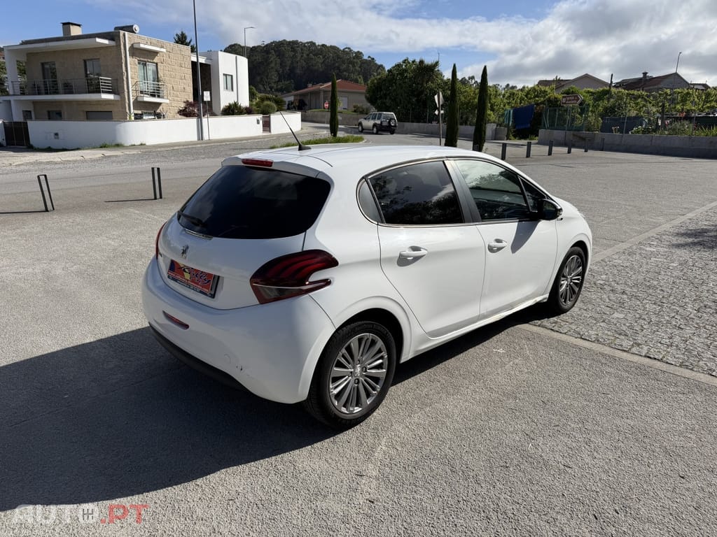 Peugeot 208 1.6 e-HDi Active