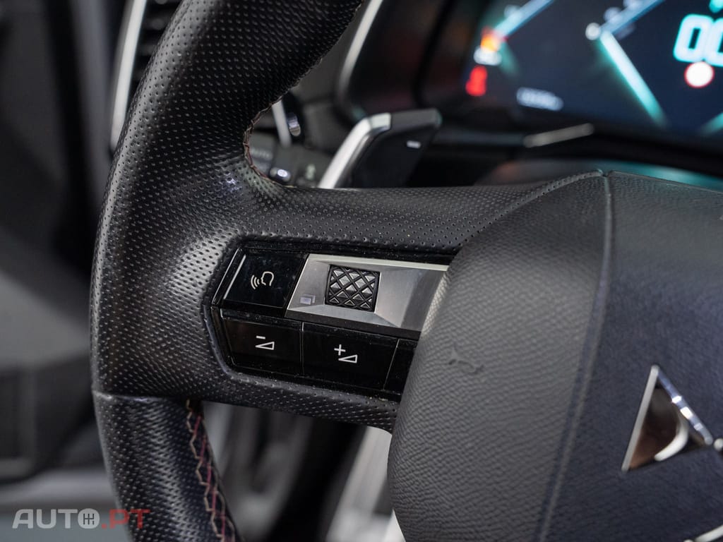 DS DS7 Crossback E-Tense Performance Line EAT8