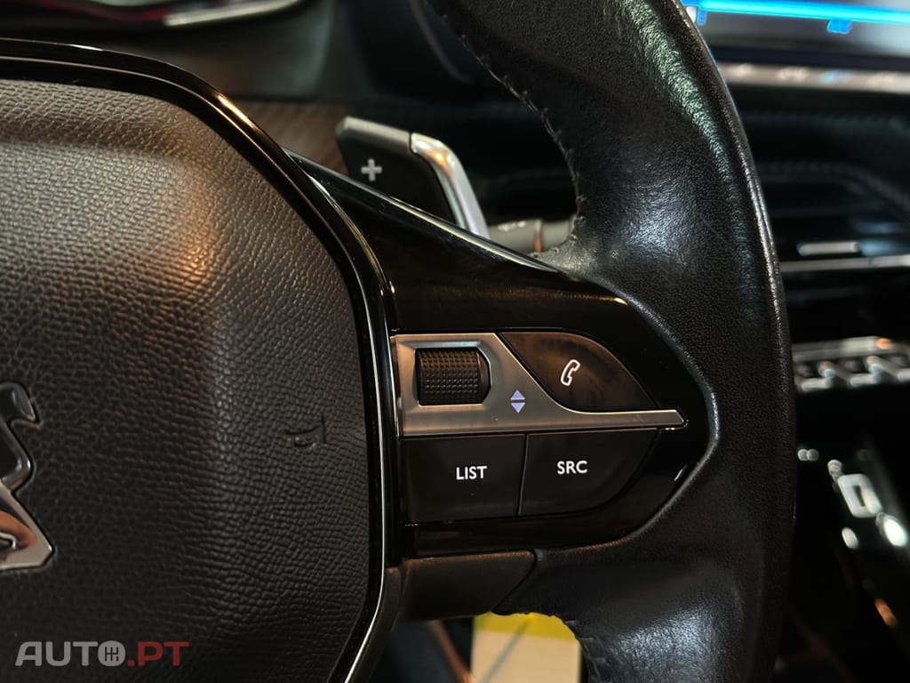 Peugeot 2008 1.2 PureTech Allure Pack EAT8