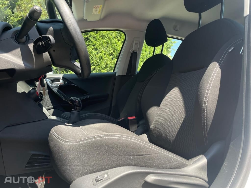 Peugeot 208 1.5 BlueHDi Active