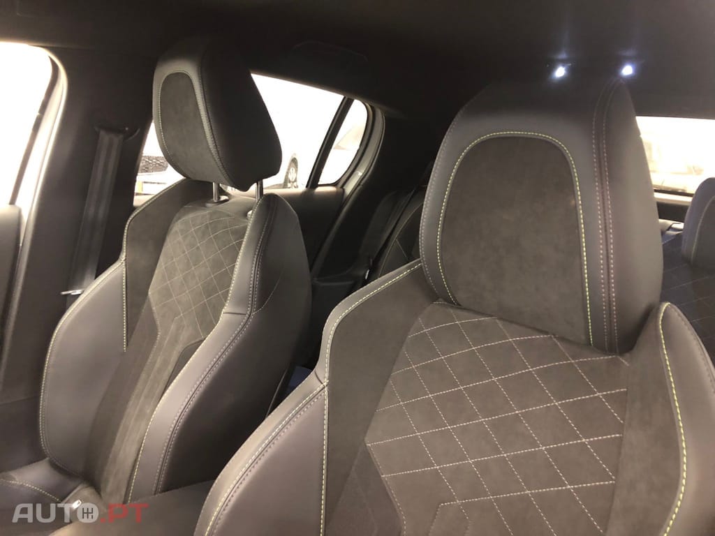 Peugeot 208 1.2 PureTech GT Line EAT8