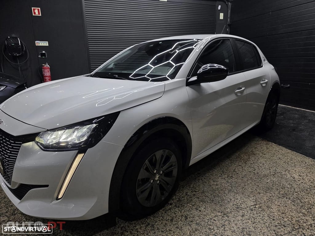 Peugeot E-208 50 kWh Allure Pack
