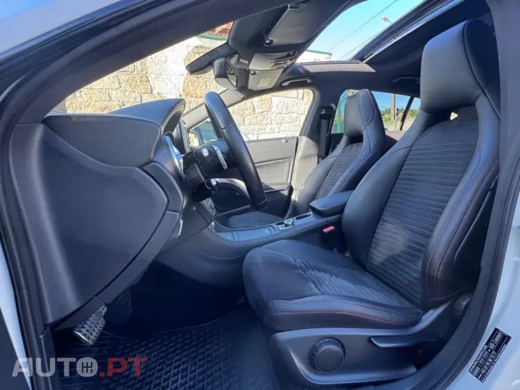 Mercedes-Benz CLA 220 (CDI) d 7G-DCT AMG Line