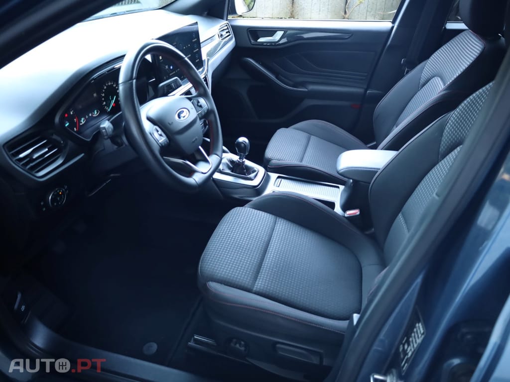 Ford Focus SW 1.0 EcoBoost MHEV ST-Line