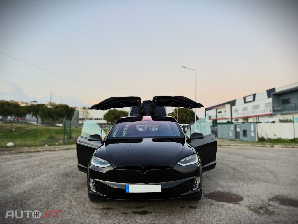 Tesla Model X 100D Autopilot