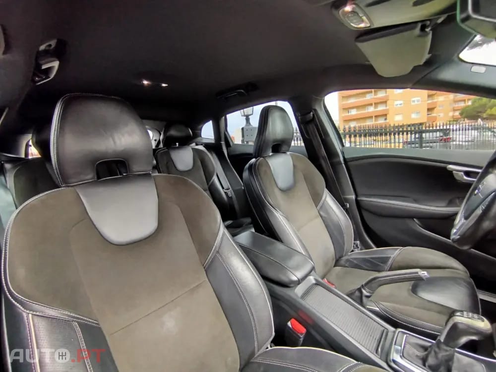Volvo V40 2.0 D4 R-Design Summum