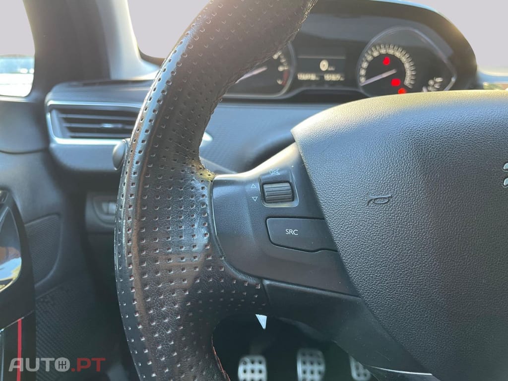 Peugeot 2008 1.2 e-THP GT Line