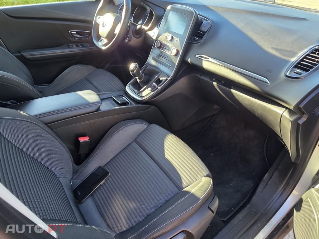 Renault Grand Scénic 1.5 dCi Intens Hybrid Assist SS