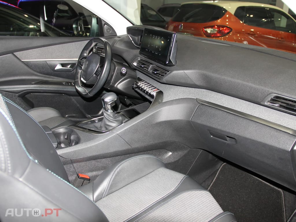 Peugeot 3008 1.5 BlueHDi Active