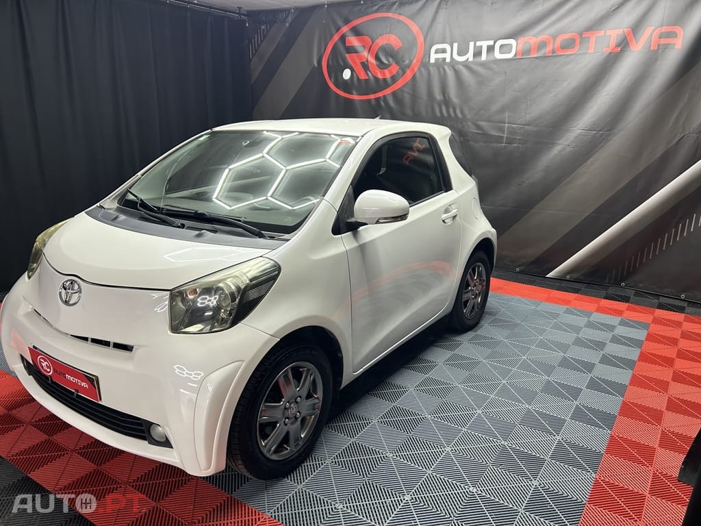 Toyota iQ 1.0 VVT-i