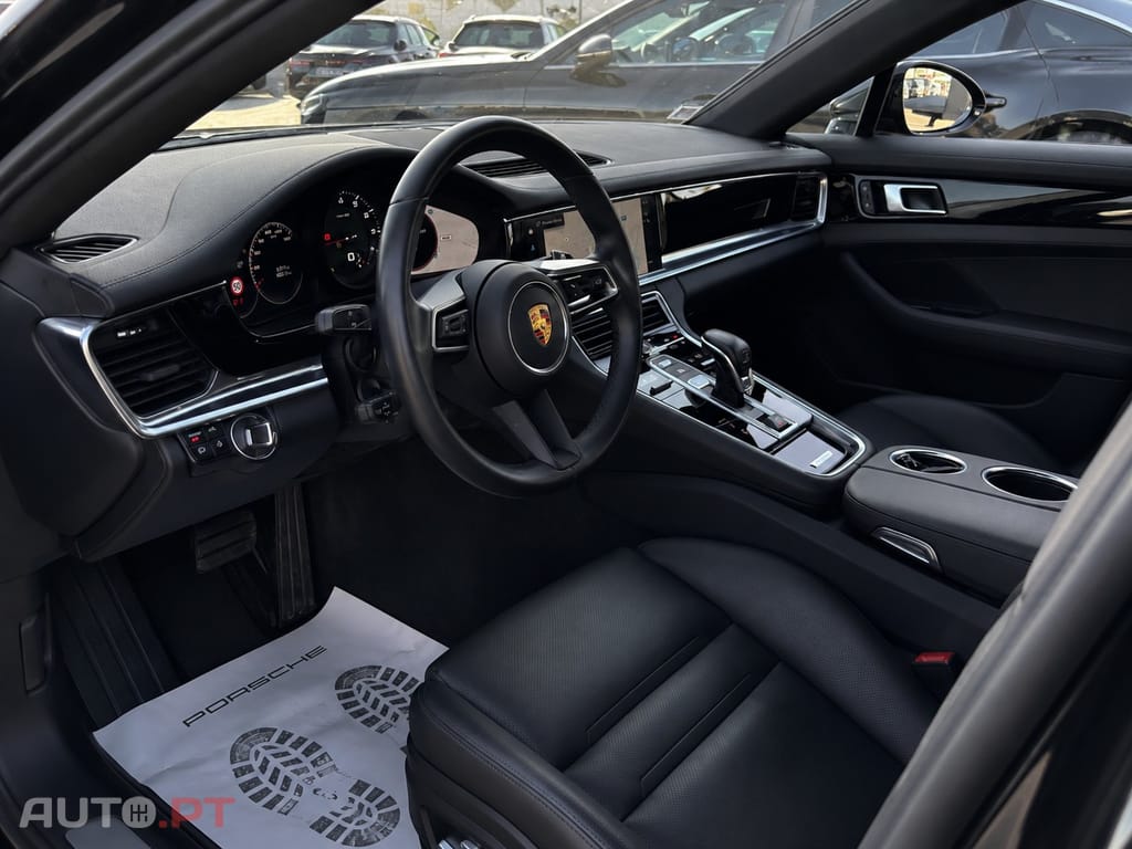 Porsche Panamera 4
