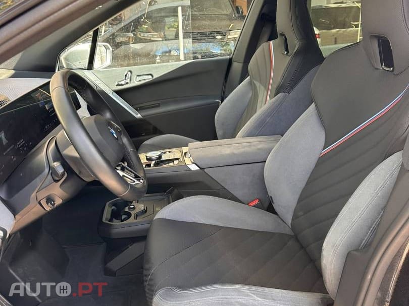 BMW iX xDrive 45 Pack Desportivo