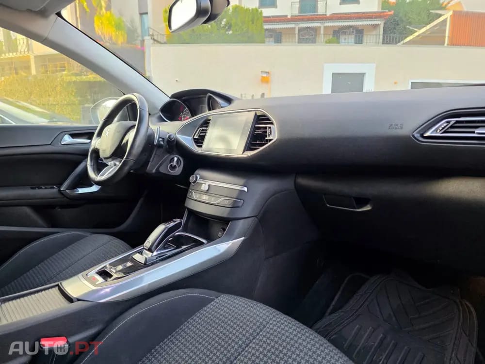 Peugeot 308 1.5 BlueHDi Style EAT8