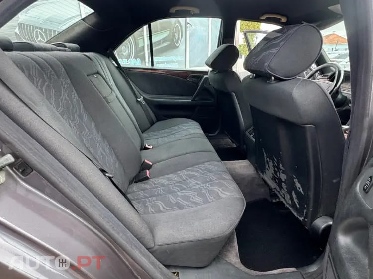 Mercedes-Benz E 220 CDI Classic