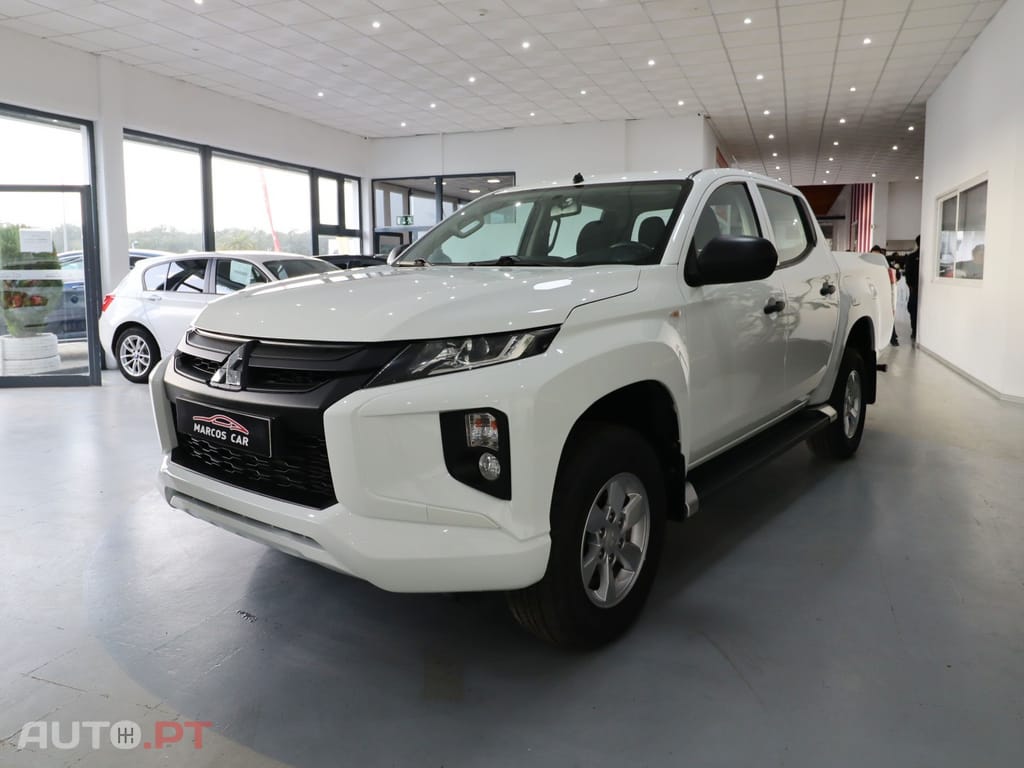 Mitsubishi L200 2.3 DI-D CD Invite Strakar Look 4WD